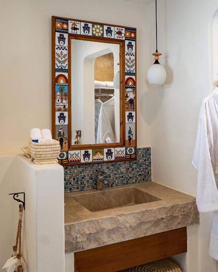 Benben By Dhara Hotels - Adults Only Asszuán Kültér fotó Bathroom at the Hotel