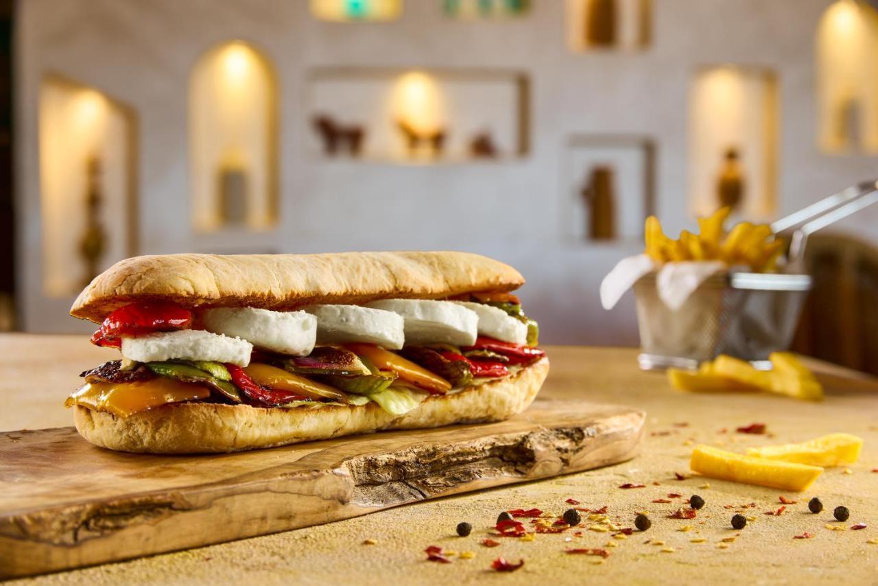 Benben By Dhara Hotels - Adults Only Asszuán Kültér fotó A vegetarian baguette
