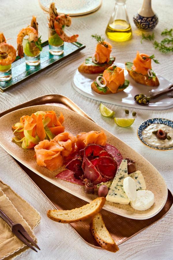 Benben By Dhara Hotels - Adults Only Asszuán Kültér fotó Smoked salmon